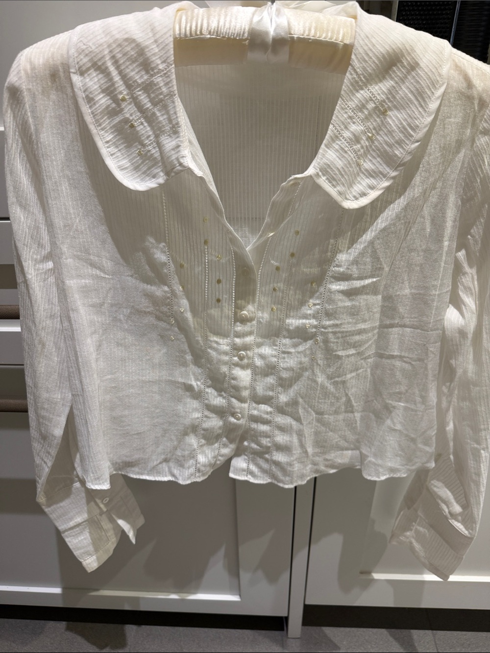 Love Binetti Cropped White Button-Front Women's Shirt with Peter Collar
